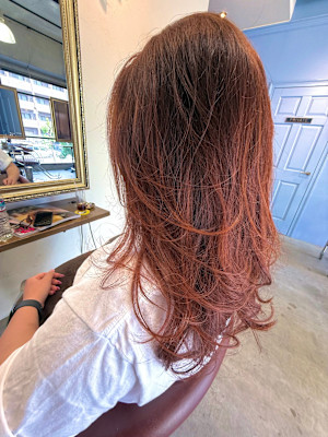 ビタミンカラーオレンジとレイヤーカット。