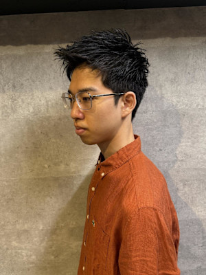 女性ウケ満点　ビジネスにも強いテーパーフェード