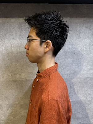 女性ウケ満点　ビジネスにも強いテーパーフェード