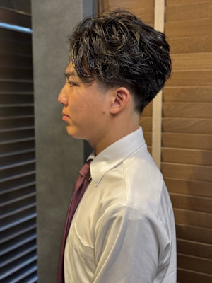 ビジネスにオススメ！！フェザーパーマスタイル！