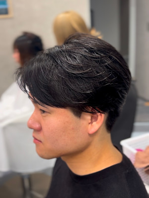 毛流れセンターパートニュアンスパーマセンター分け韓国ヘア横浜