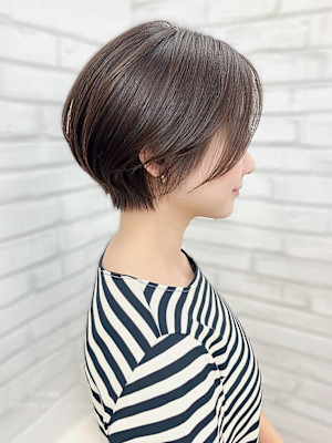 ショート マッシュショート アッシュカラー 透明感 30代