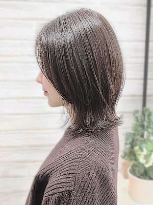 ショート　外ハネ　くびれヘア　アッシュカラー　30代40代