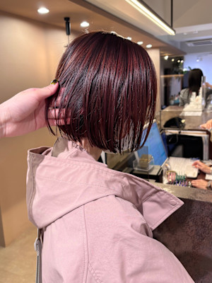 ピンクレッドカラー/水素カラー/切りっぱなしボブ/ボブ/横浜