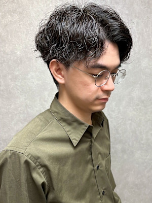 波巻きパーマ アップバング ツーブロックマッシュ 30代