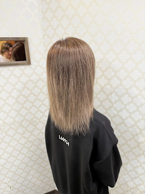 明るめグレージュ