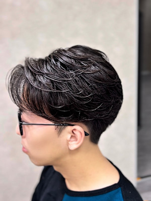 毛流れセンターパートニュアンスパーマセンター分け韓国ヘア横浜