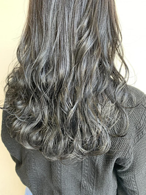 オリーブ×グレー