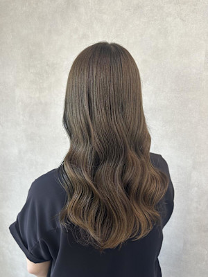 miu＆有野ひかり ブリーチなしオリーブカラー