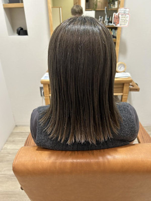 オリーブグレー