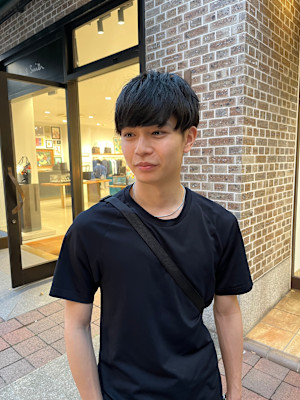 【メンズにおすすめ】清潔感バツグン！ナチュラル黒髪マッシュ