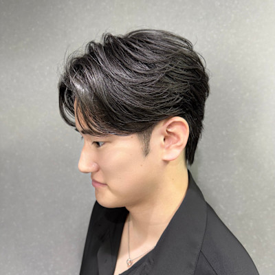 センターパート×フェザーパーマ