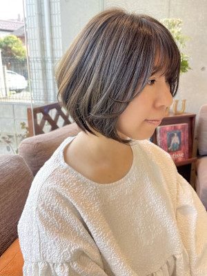 柔らかくびれレイヤーボブ