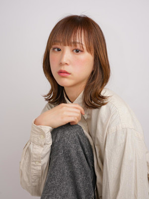 ゆるめに脱力・外ハネレイヤーミディ