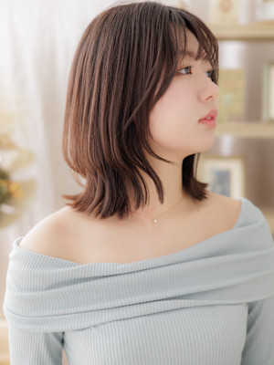 レイヤーカットくびれミディアムこなれヘア　クラゲヘアー