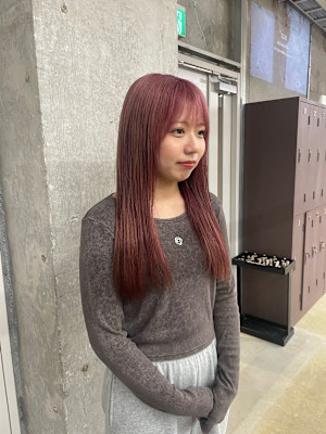 ピンクベージュ