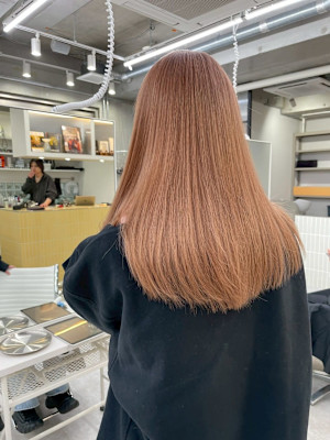 レイヤーカット　髪質改善　グレージュ　トレンドカラー