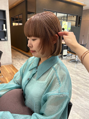 切りっぱなしボブにお顔周りレイヤー