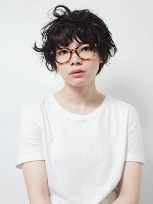 ニュアンスパーマ、黒髪無造作ショート＊