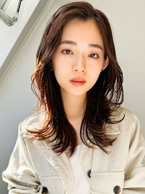 10代20代30代大人かわいい暗髪艶感ヨシンモリくびれミディ