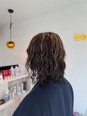 メンズ　スパイラルパーマ　ハイライト