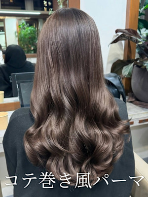 透け感抜群シアーベージュ×大きめカールが可愛いコテ巻きパーマ