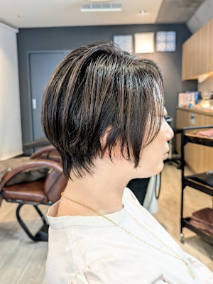 柔らかハイライト×ナチュラル丸みショート