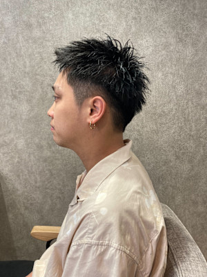 カットだけでしっかりと動く！ツーブロックアップバングショート