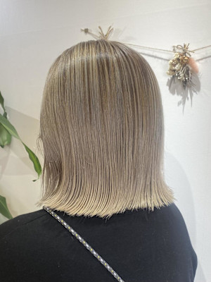 艶めきベージュ☆ぱつんとボブ