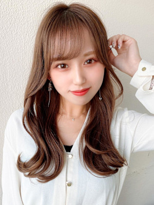 後れ毛が可愛い顔周りハイレイヤーロングチェリーブラウン