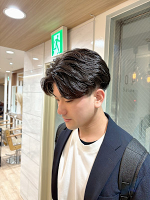 ニュアンスパーマ×センターパート