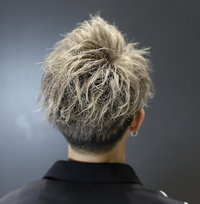 ブリーチ2回ベージュアップバング