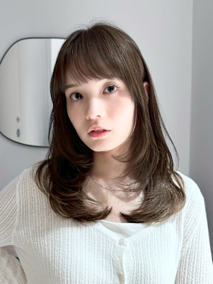 イメチェン／レイヤーカット／オリーブベージュ／大手町