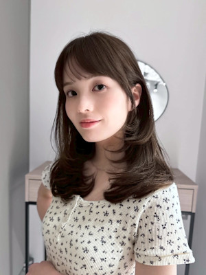 イメチェン／レイヤーカット／オリーブベージュ／大手町