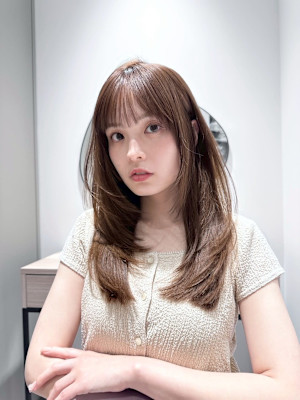 イメチェン／レイヤーカット／オリーブベージュ／大手町