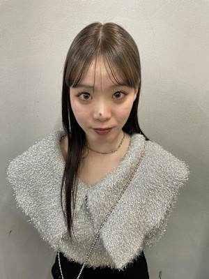 グレージュカラー×ルーツカラー