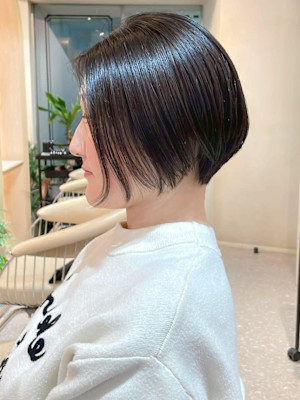 前下がり レイヤーボブ ワンレンボブ 暗髪 グレージュ
