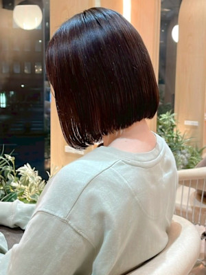 グレージュ ダメージレス 内巻きボブ ナチュラルブラウン