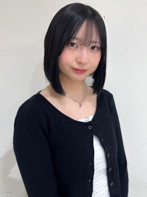 ブルーブラック レイヤーボブ 顔周りレイヤー 暗髪 韓国