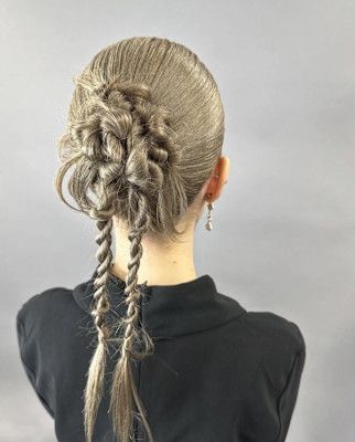 ミドルのシニヨンアレンジ　ヘアセット　ヘアアレンジ