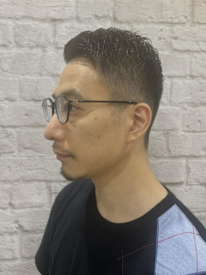 メンズ／ベリーショート／刈り上げ／アップバング