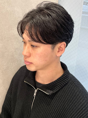 【自然な毛流れ】王道センターパートにニュアンスパーマを