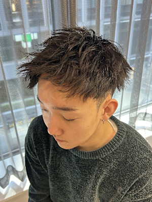 セットが楽になるツイストパーマ