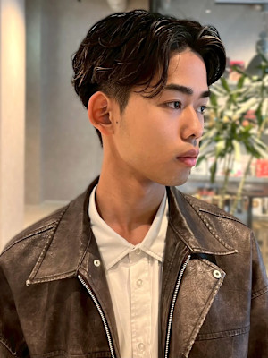 センターパート アップバング ハイライト ツーブロック