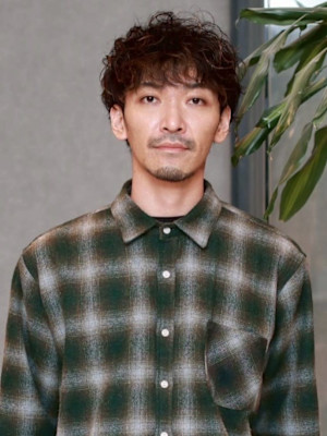 波巻きスパイラルパーマ メンズショート 束感 30代40代