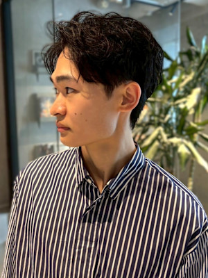 ツイストスパイラルパーマ 束感 アップバング センターパート