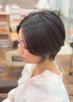 横顔が映える美フォルムショート/大人女性の上品スタイル