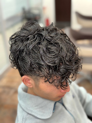 ラフな動きで魅せる、大人のネオスペインカール