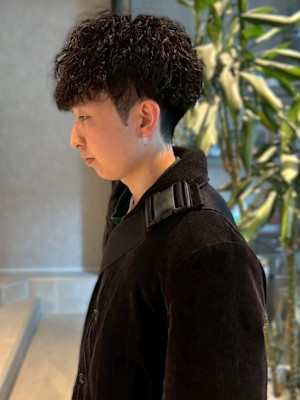 ツイストスパイラルパーマ 束感 ツーブロック メンズショート