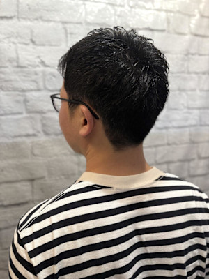 ナチュラルな刈り上げショート